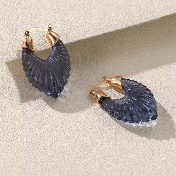 Anthropologie Jewelry - Anthropologie Gold Navy Blue Shell Earrings
